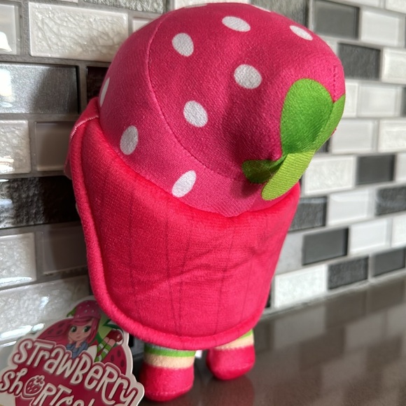 Strawberry Shortcake: Berry In The Big City Plush / Limited Edition Kawaii / NEW - Picture 9 of 16